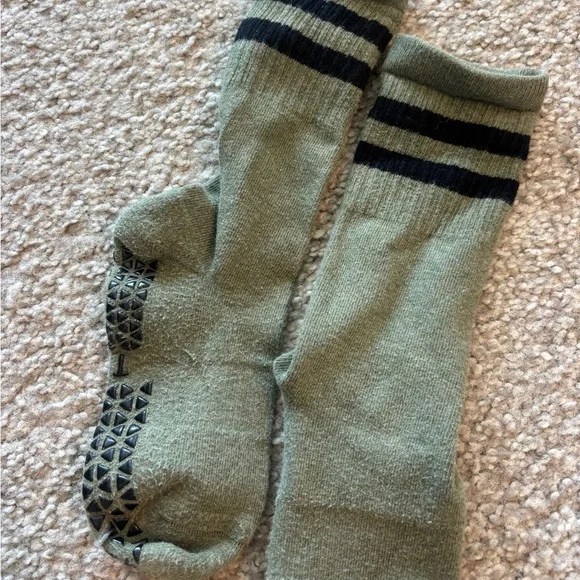 Pilates Grip Socks - Picture 3 of 5